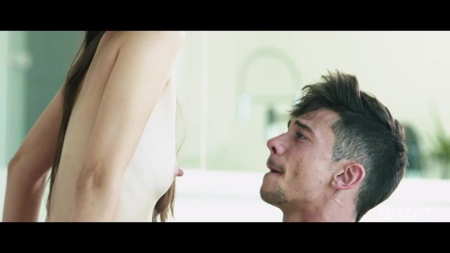 Мужик забил на работу и порадовал жену членом